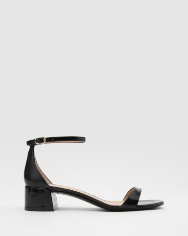 Босоножки Stuart Weitzman 69490₽