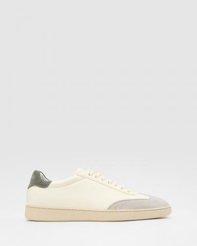 Кроссовки Stuart Weitzman 59990₽