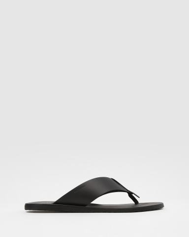 Сандалии Stuart Weitzman 45990₽