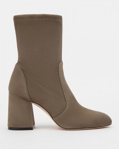 Ботинки Stuart Weitzman 49990₽