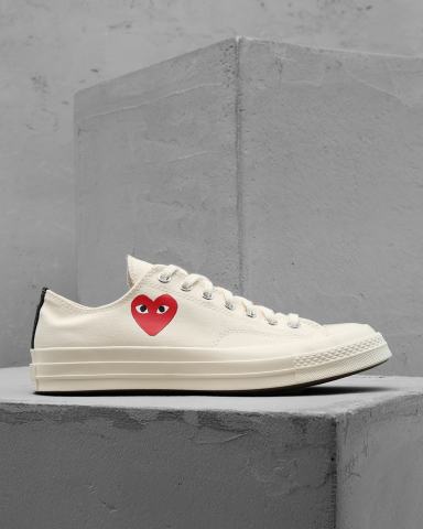 Кроссовки COMME DES GARCONS PLAY 24990₽