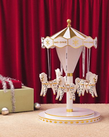 Елочная игрушка No One